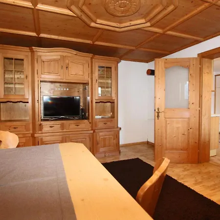 公寓 In Near Lift *