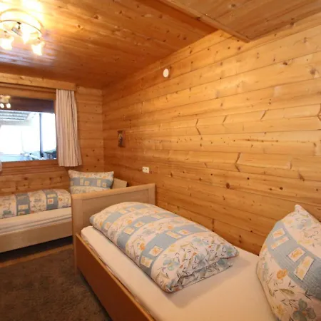 In Near Lift 公寓 *