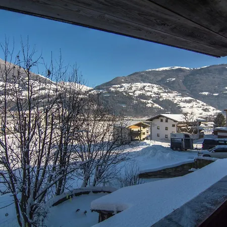 Appartement In Near Lift
