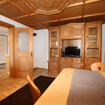 Appartement In Near Lift