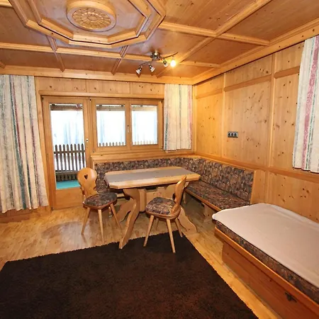 Appartement In Near Lift *